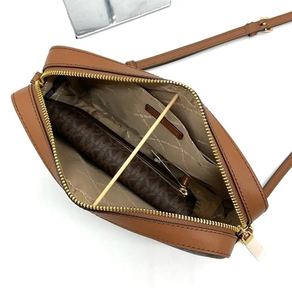 Michael Kors Large EW Crossbody Bag & Large Trifold Wallet Brown/ Gold - Picture 12 of 13